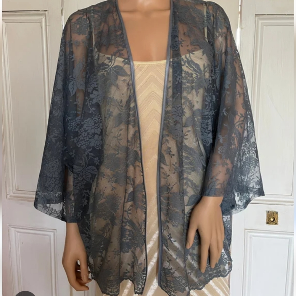 💜5/$25.00💜New XL Blue Bell Sleeve Tie Front Blouse